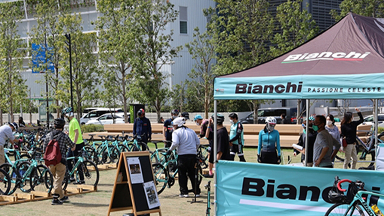 安いそれに目立つ 創業110年祭 ビアンキ Bianchi アルミ ディスプレースタンド Jppck000 Access Tonna Com